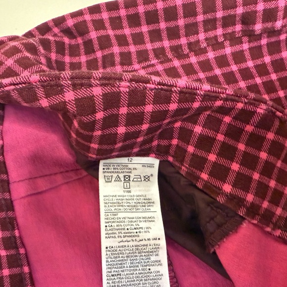 Mid-Rise Printed Pixie Ankle Pants, Pink/Burgundy size 12 - Picture 3 of 5